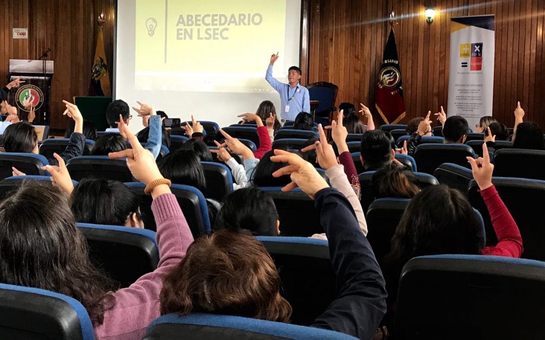 Estudiantes promueven la inclusión y lengua de señas