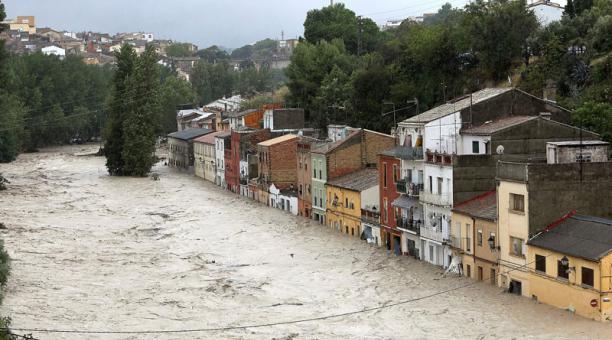 Videos registran la destrucción de autos y casas por las fuertes lluvias en España