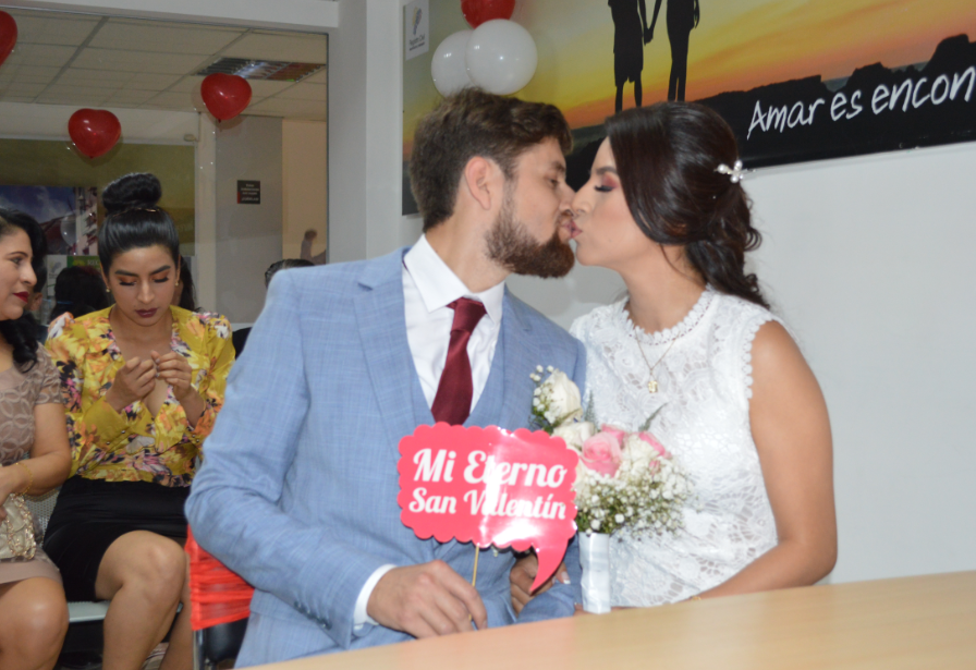 23 matrimonios celebró Registro Civil en San Valentín