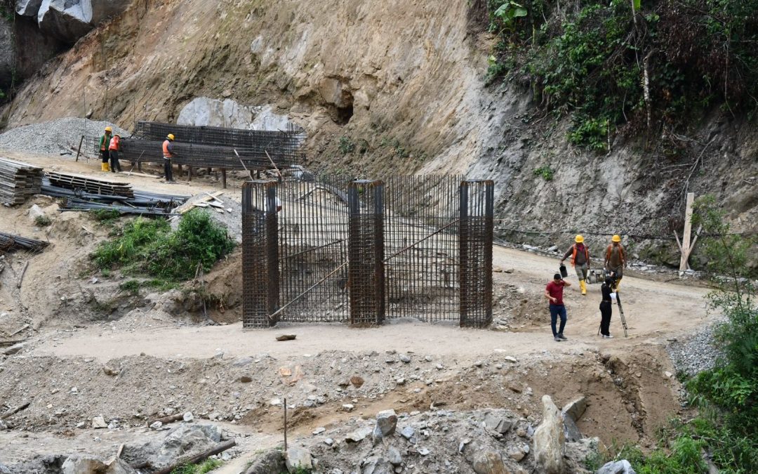 Prefectura construye puente El Horcón en Chinchipe